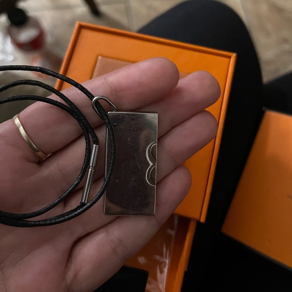 Project Piece HERMES Infinity Plate Pendant Necklace | Palladium | Original Box - Picture 3 of 8